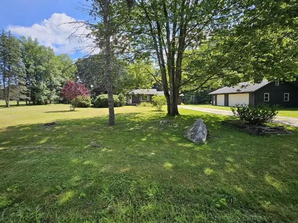8150 Scandia Rd, Russell, PA 16345