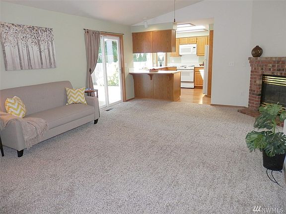 5th image of 9317 Alexander Dr NE