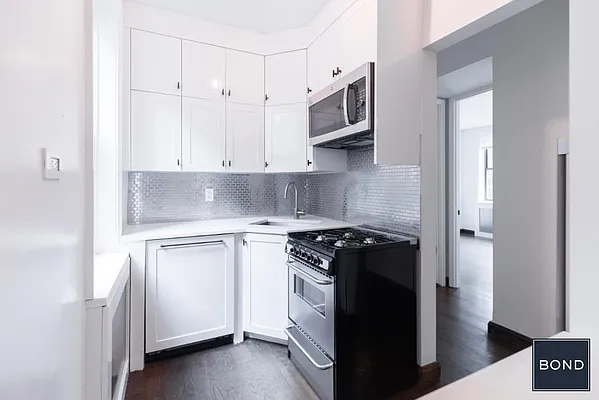 Rented by Bond New York | media 45