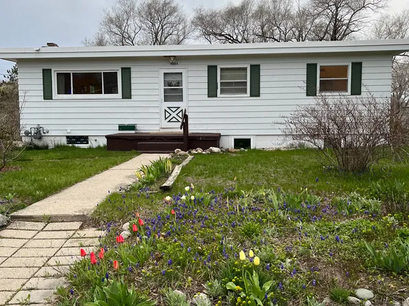 732 Grant St #A, Traverse City, MI 49686