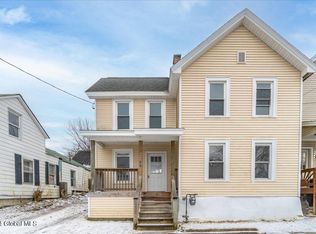 26 Hoosac St, Johnstown, NY 12095