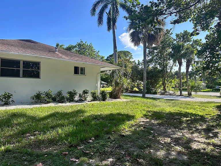 1 Indialucie Pkwy — Photo 32