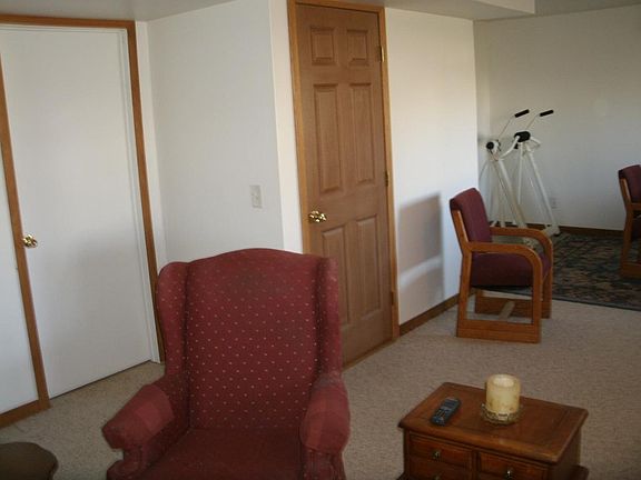 2nd image of 385 Summer Shores Ct SE