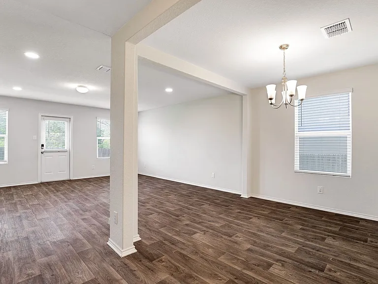 2850 Lindenwood Run — Photo 11