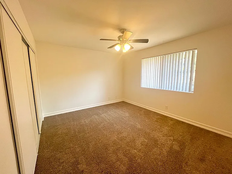 264 Avalon Dr — Photo 8