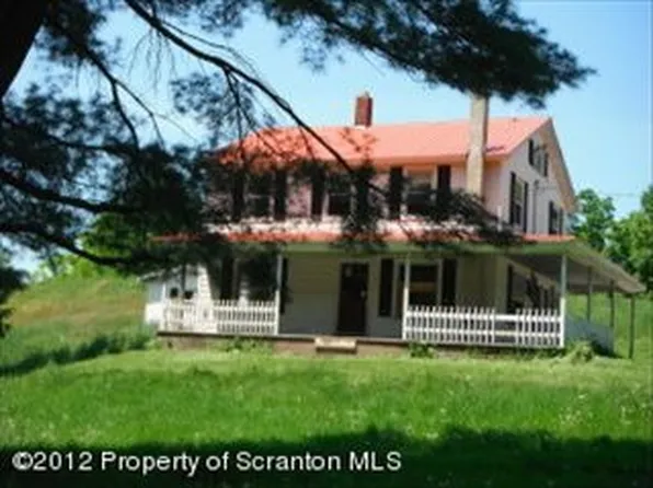 25 Maple Ln, Tyler Hill, PA 18469