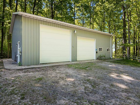 3rd image of 2057 Glory Rd