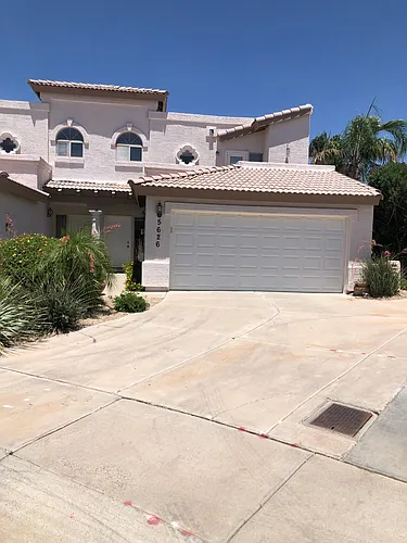 5626 E Kelton Ln Photo 1