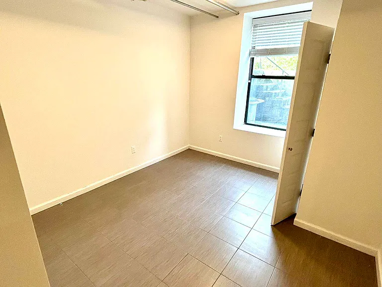 41-21 Denman St #1C — Photo 8