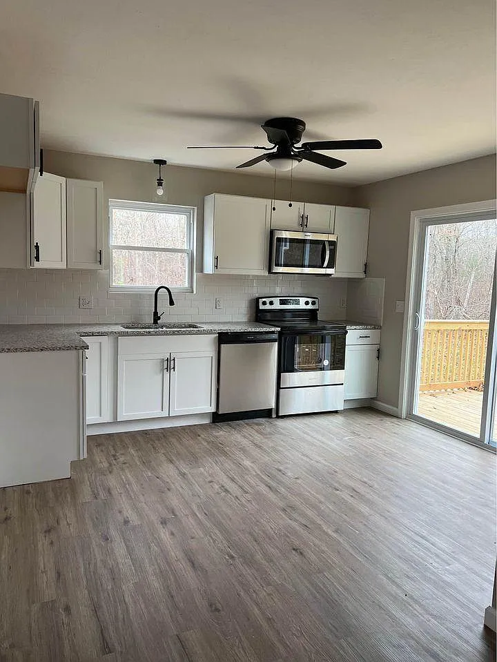 2 bed, 1.5 bath, 950 sqft, $2,000 — Photo 3