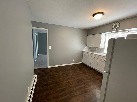 3rd image of 218 Carolyn Ln Unit 1