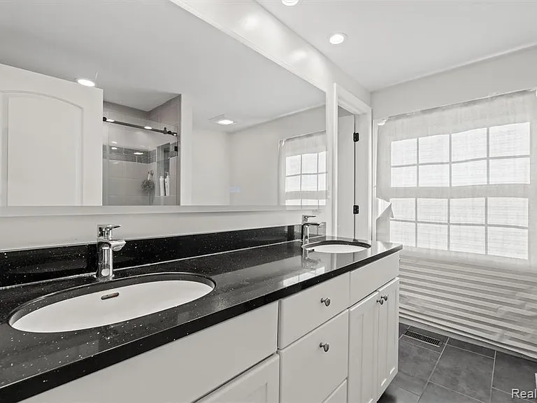 6511 Timber Ridge Dr — Photo 12