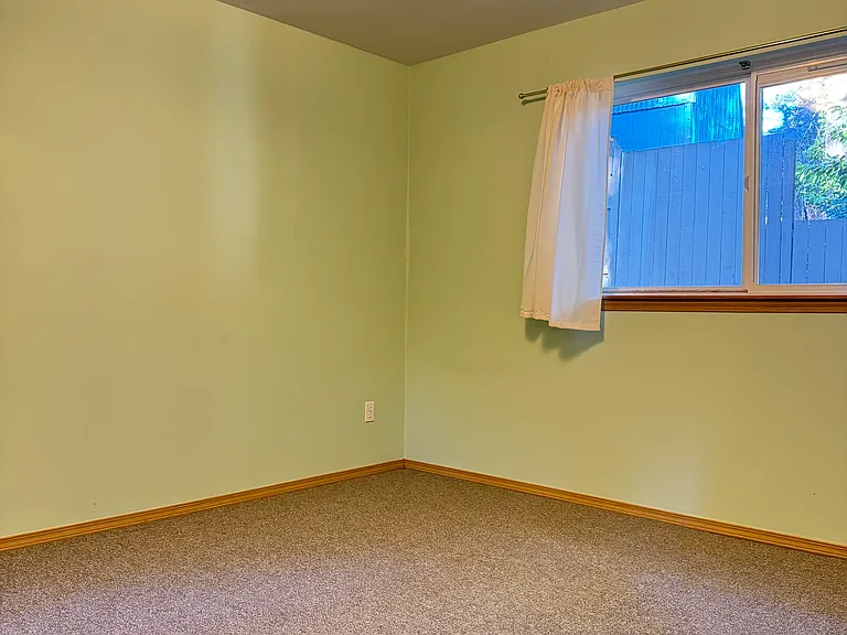 15208 Interlake Ct N — Photo 13