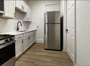 364 King St APT 1D, Charleston, SC 29401