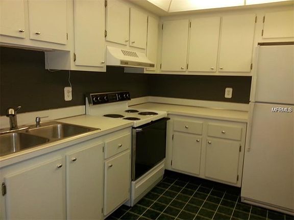 3rd image of 255 Dolphin Pt APT 710