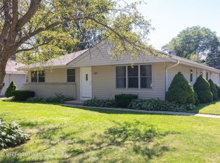 501 Garfield Ave, Libertyville, IL 60048