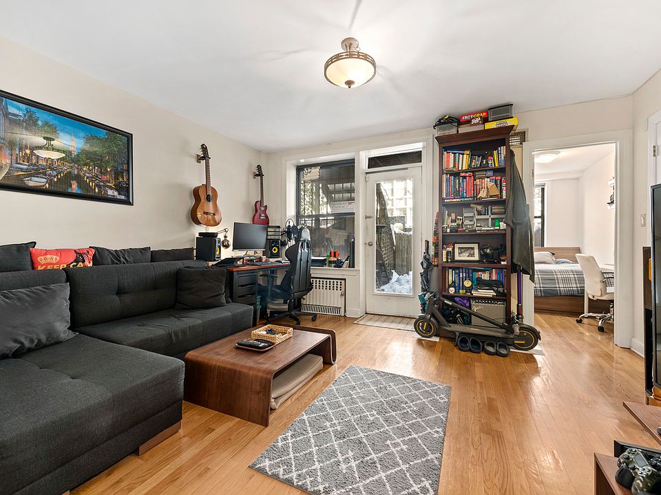 1st image of 137 W 95th St #1