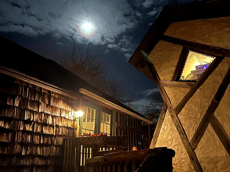 Goodnight moon.