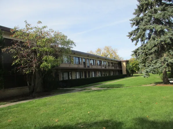34 King Arthur Ct APT 16, Northlake, IL 60164