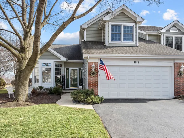 1814 Waverly Cir, St Charles, IL 60174