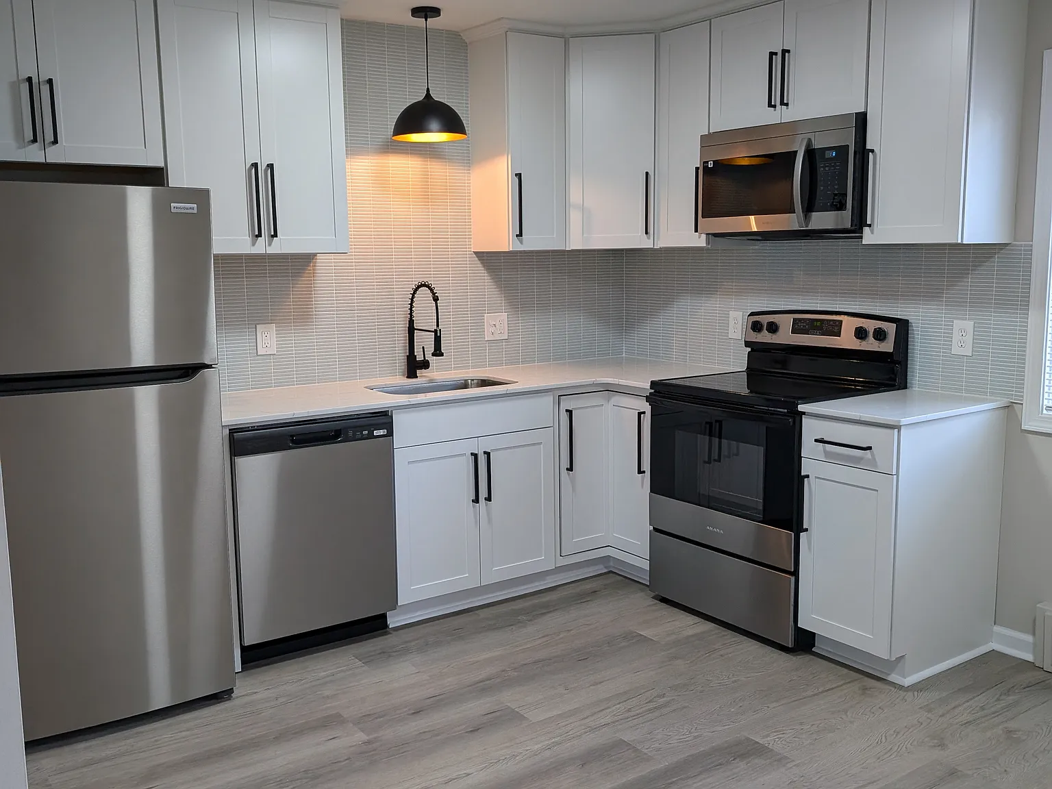 2 bed, $1,800 — Photo 2