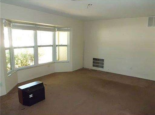 4th image of 8983 Lakewood Dr