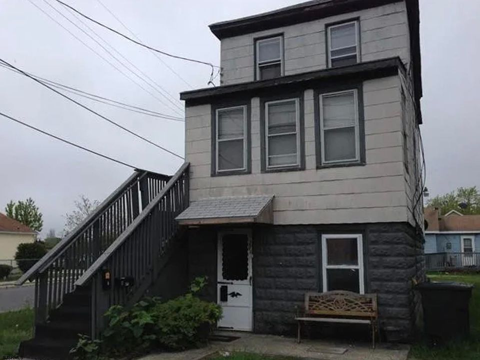 1st image of 127 W Edgewater Ave