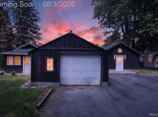 3515 Lakeview Dr, Ortonville, MI 48462