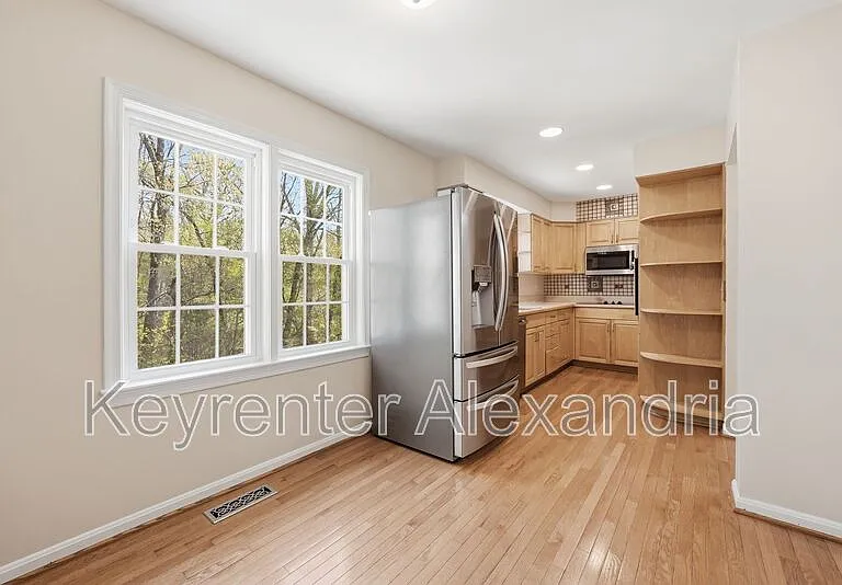 8239 Doctor Craik Ct — Photo 12