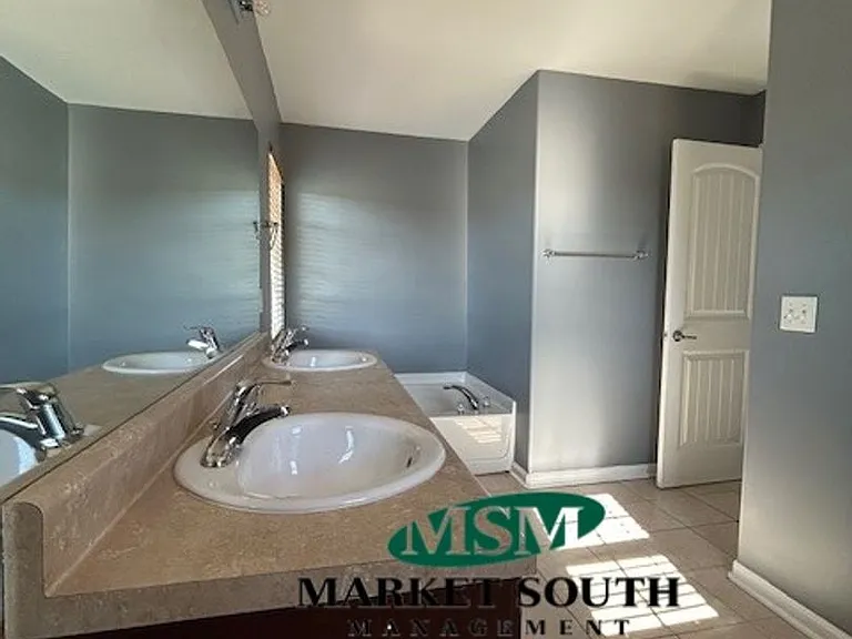 46 Twin Oaks Pl — Photo 12