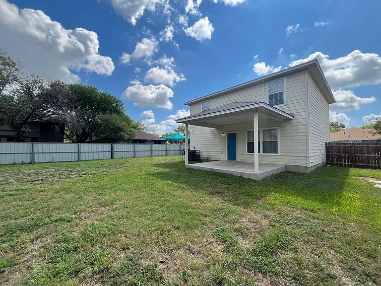 5202 Fountain Lake — Photo 3