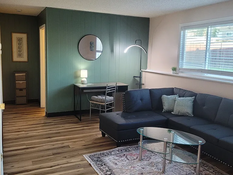 4009 San Roberto Ave #6 — Photo 2