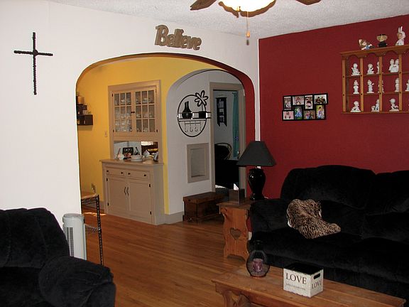 4th image of 2205 Hart Ave