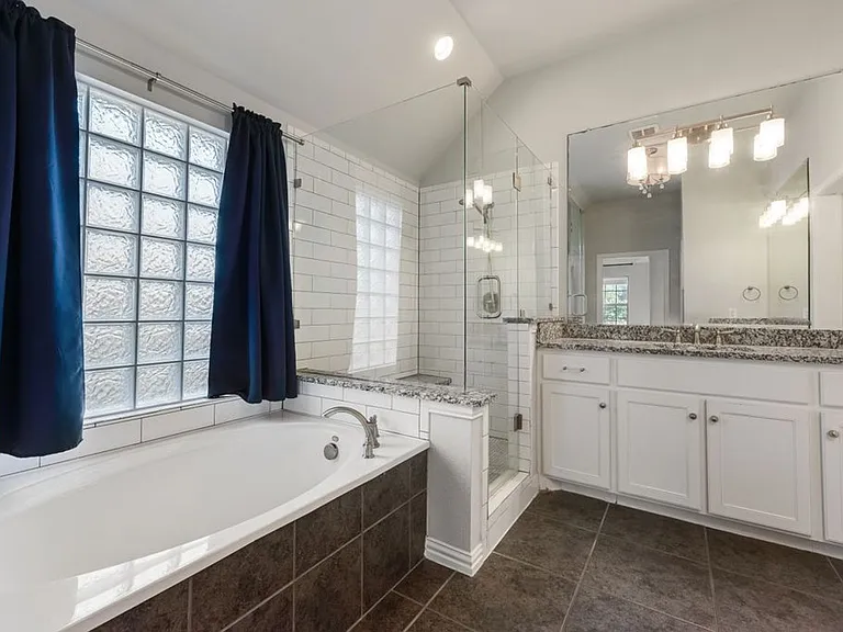2518 Bill Moses Pkwy — Photo 8