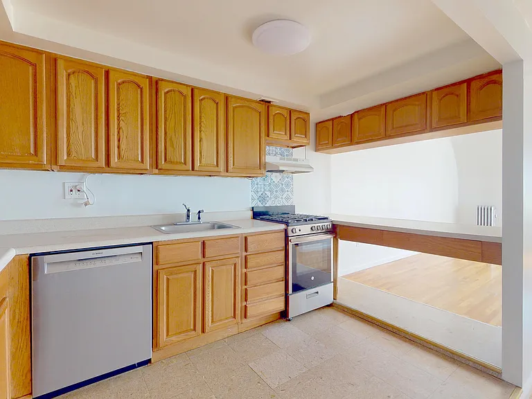 720 Saint Nicholas Ave #4 — Photo 4