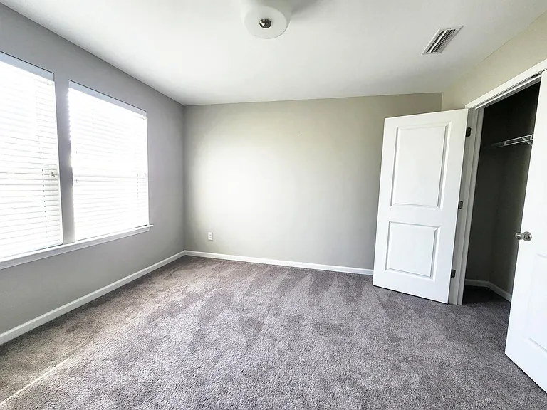 4925 Grace View Dr — Photo 13