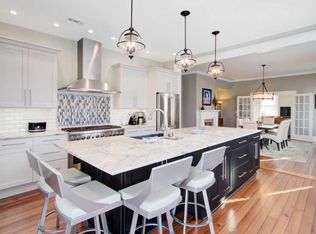 108 Queen St APT B, Charleston, SC 29401