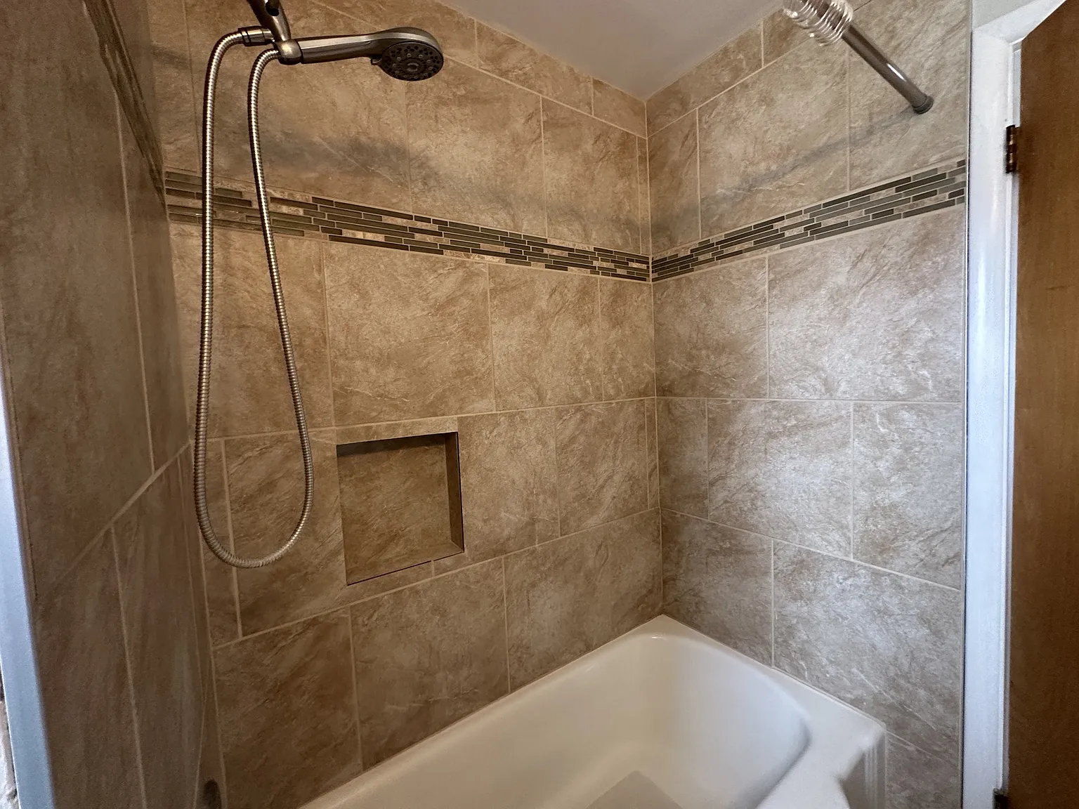4506 Vaughn Lane - - — Photo 4