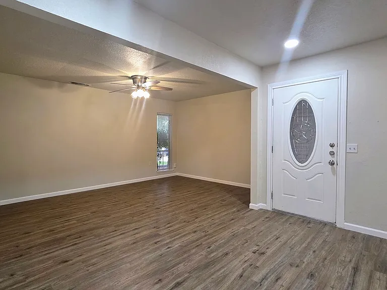 12426 Magnifico St — Photo 3