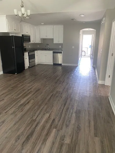 3 bed, 1200 sqft, $1,200 — Photo 4