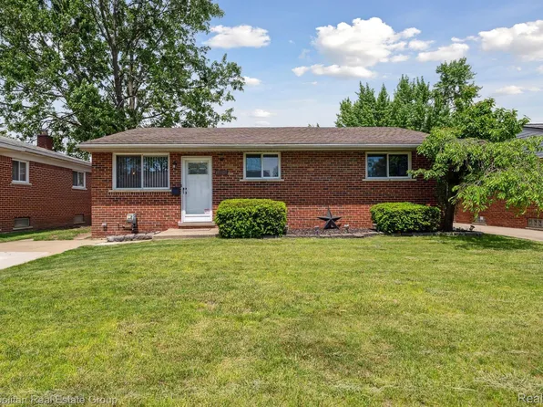 17927 Summer Ln S, Fraser, MI 48026