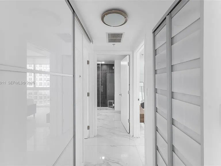 325 Biscayne Blvd #4015 — Photo 21