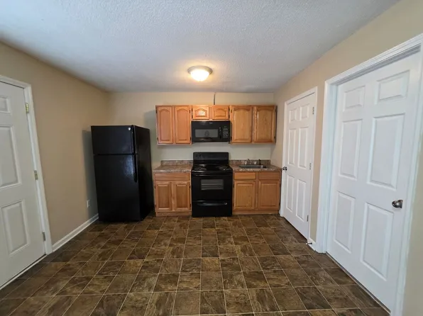 203 Beech Street, 203 Beech St APT B, Clarksville, TN 37042