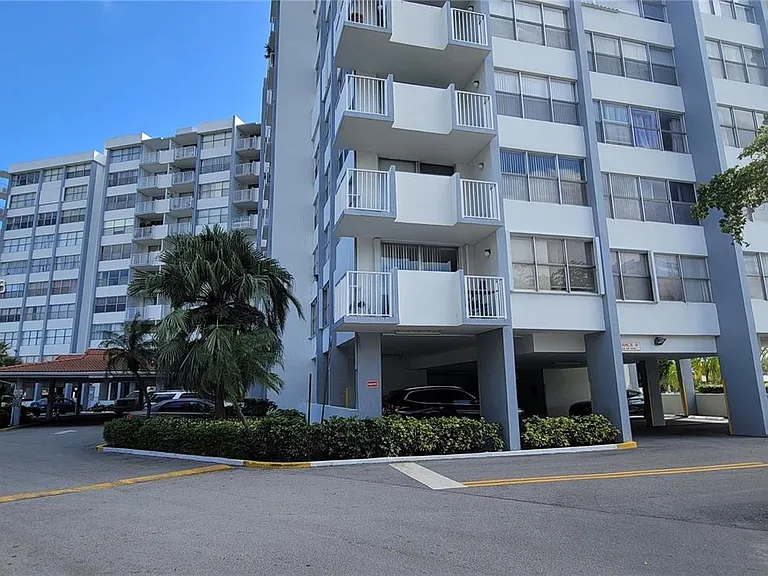 1200 NE Miami Gardens Dr #1005W — Photo 37