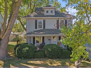415 S 4th Ave, Washington, IA 52353