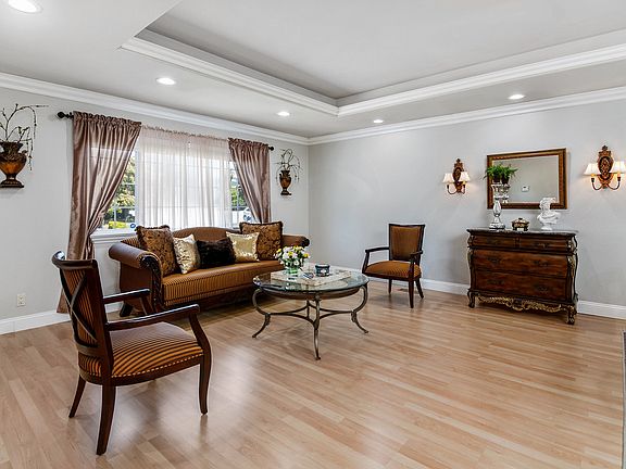 4th image of 6095 Chesbro Ave