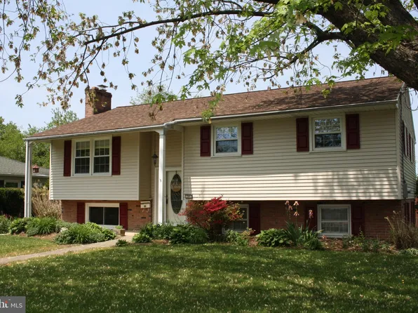 31 Sandalwood Dr, Palmyra, PA 17078