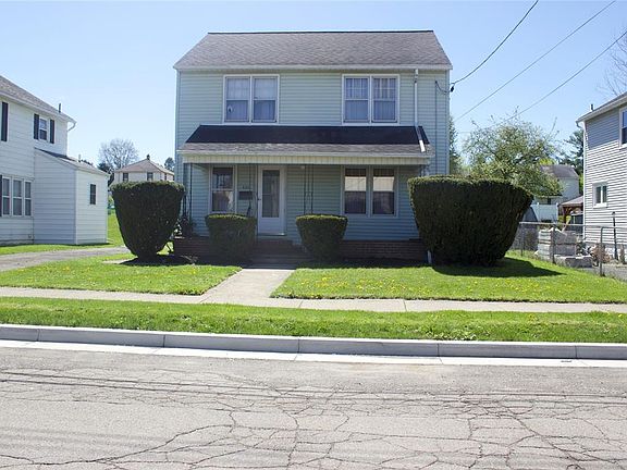 2nd image of 626 Dickson St
