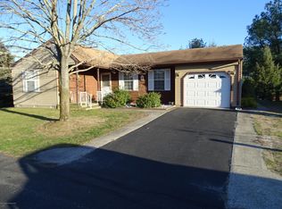 13 Cranston Ct, Manchester Township, NJ 08759