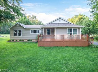 305 McKinley St, Kouts, IN